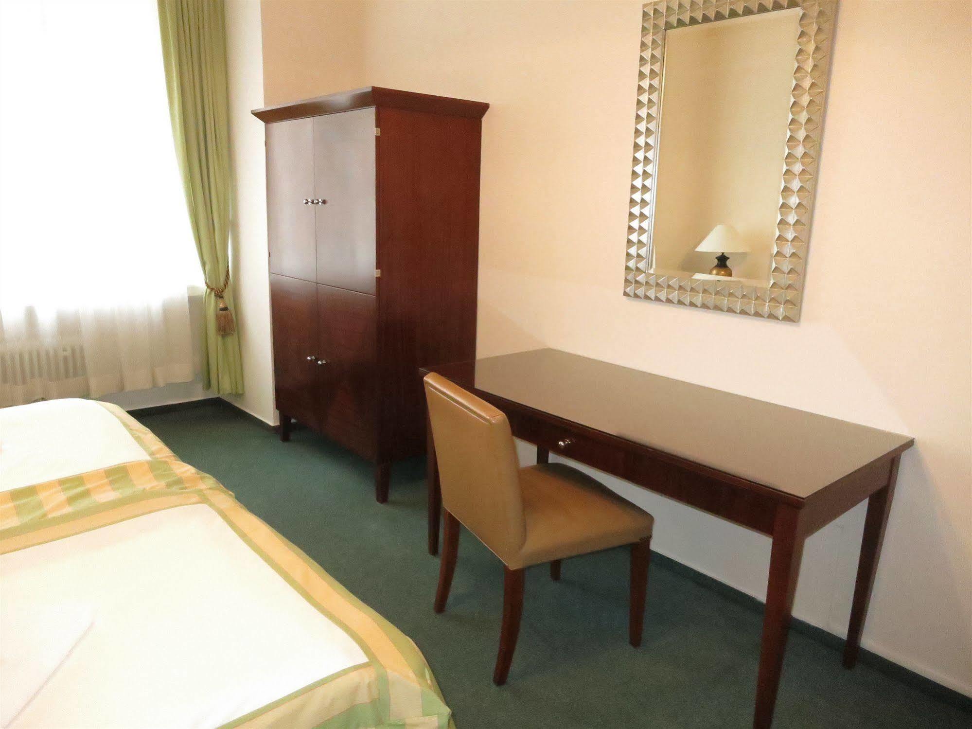 Hotel Mira Inn براغ المظهر الخارجي الصورة