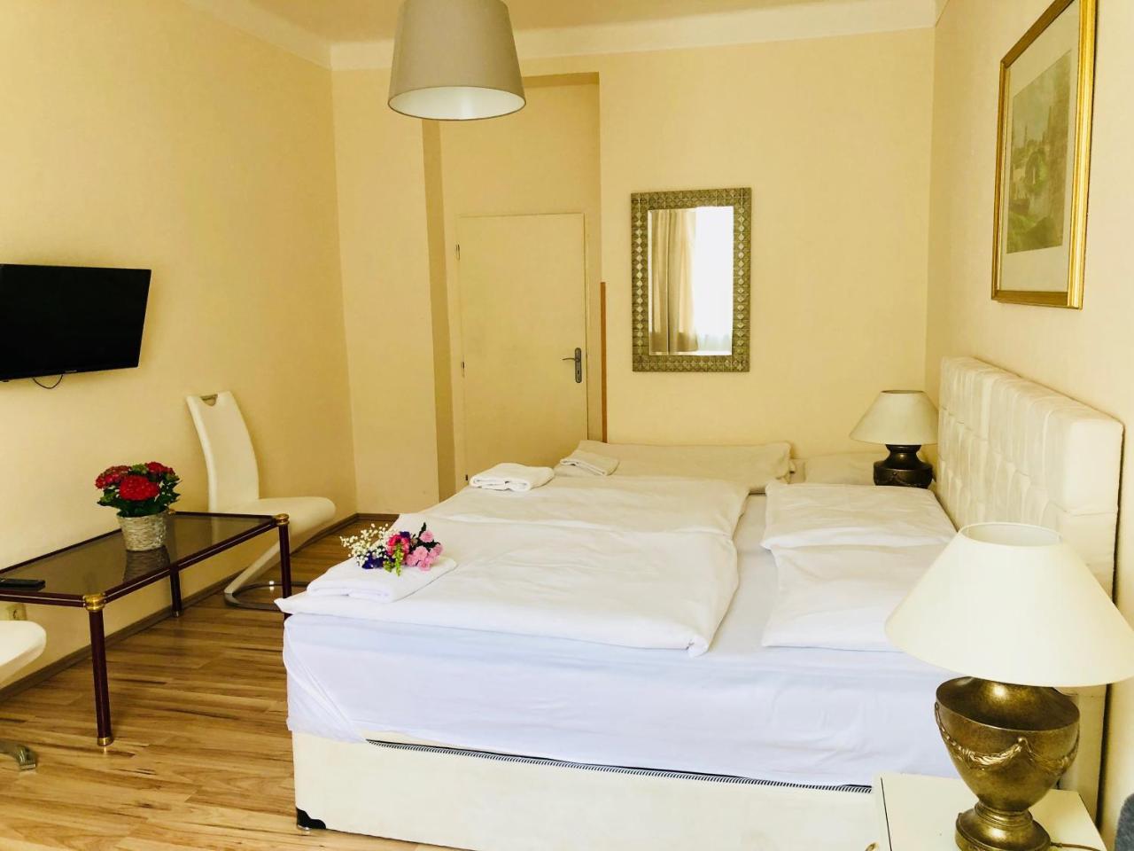 Hotel Mira Inn براغ المظهر الخارجي الصورة